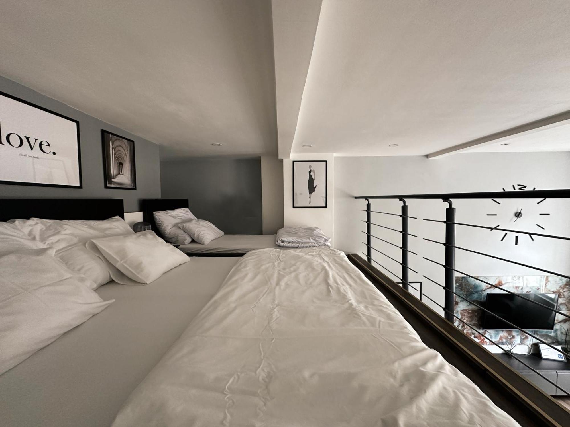 Contemporary Jindrisska Apartment Prag Exteriör bild